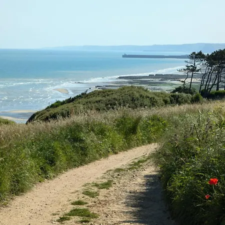 Leonie Hautot-sur-Mer